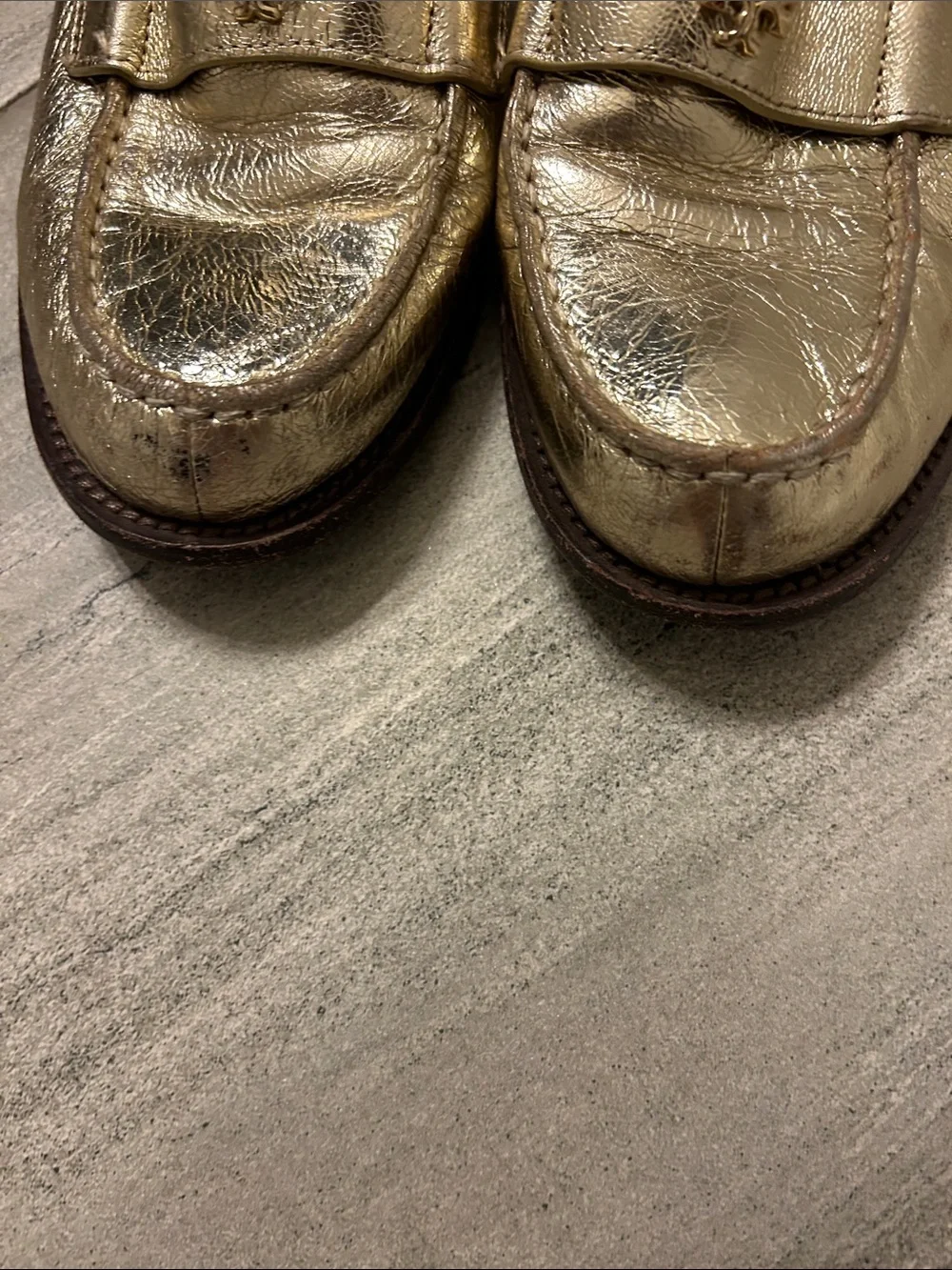 TORY BURCH  MOCCASIN Gold COLOR  Sz 6 M